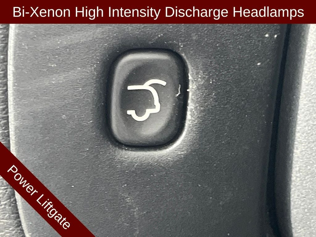 2017 Jeep Cherokee Overland w/VERY LOW MILES