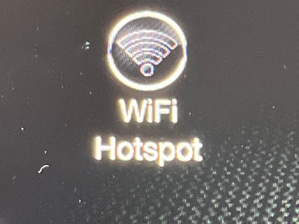 2017 Jeep Cherokee Overland w/VERY LOW MILES