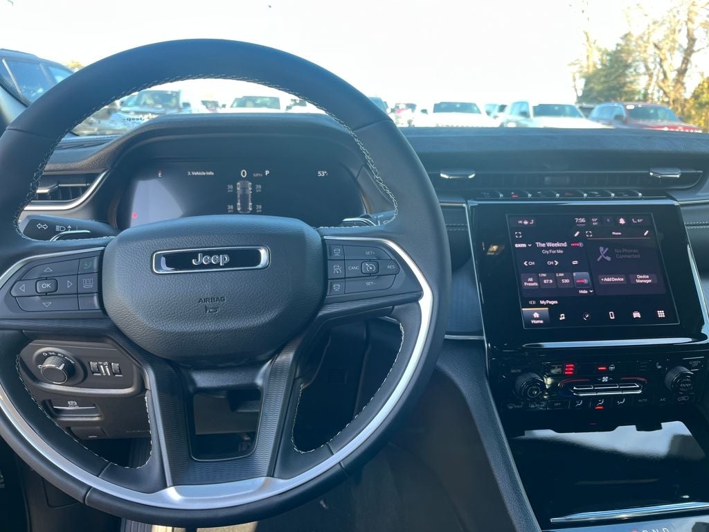 2025 Jeep Grand Cherokee Laredo