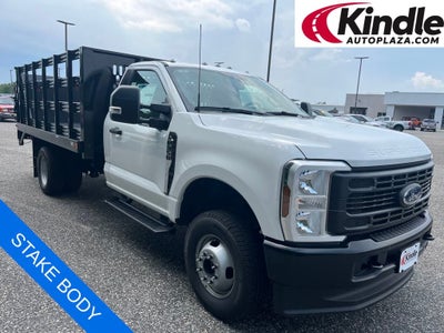 2025 Ford F-350SD XL w/Reading Stake Body w/Tommy Gate