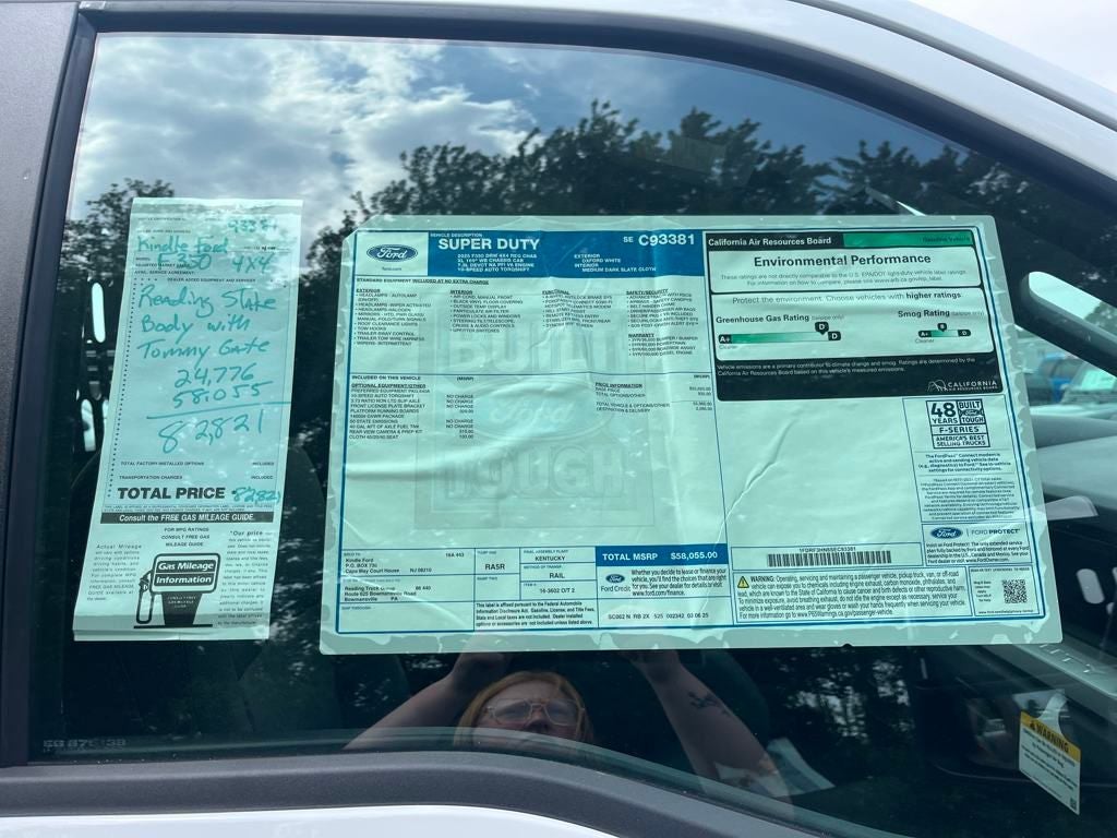 2025 Ford F-350SD XL w/Reading Stake Body w/Tommy Gate