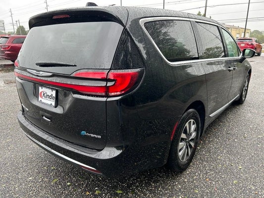 2023 Chrysler Pacifica Plug-in Hybrid Limited in Cape May Court House, NJ - Kindle Auto Plaza